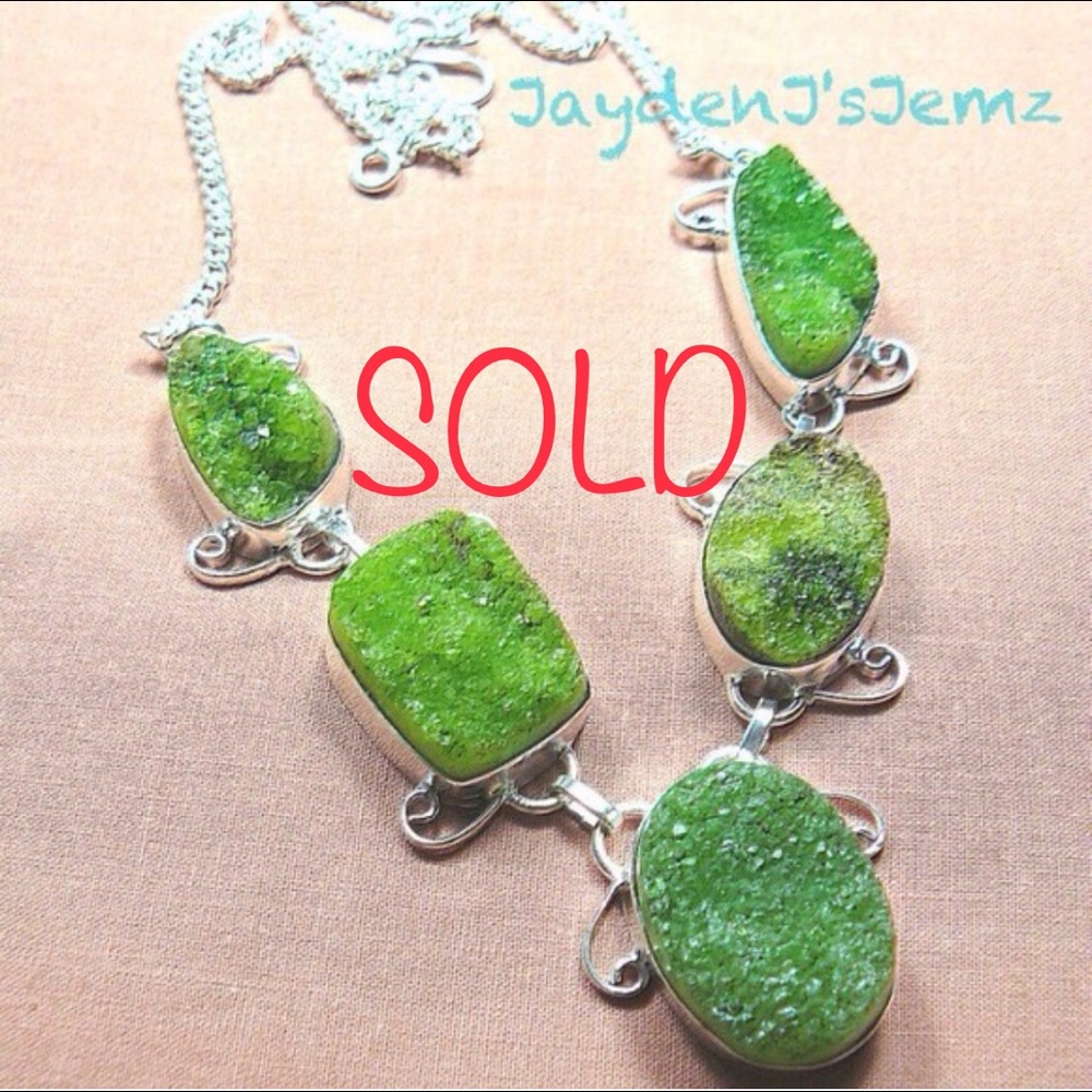 GREEN APPLE DRUZY NECKLACE